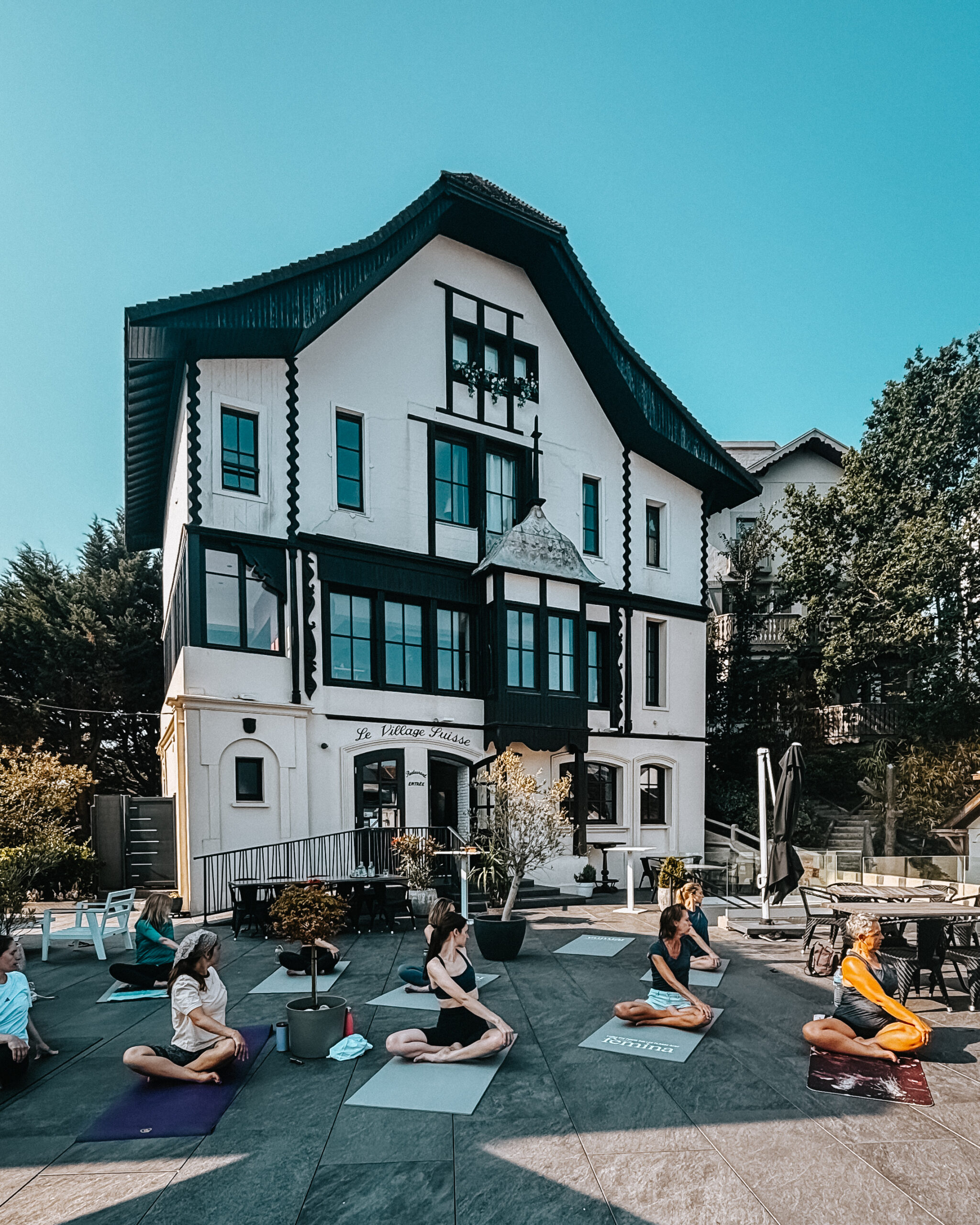 Session de Yoga au Village Suisse du Touquet